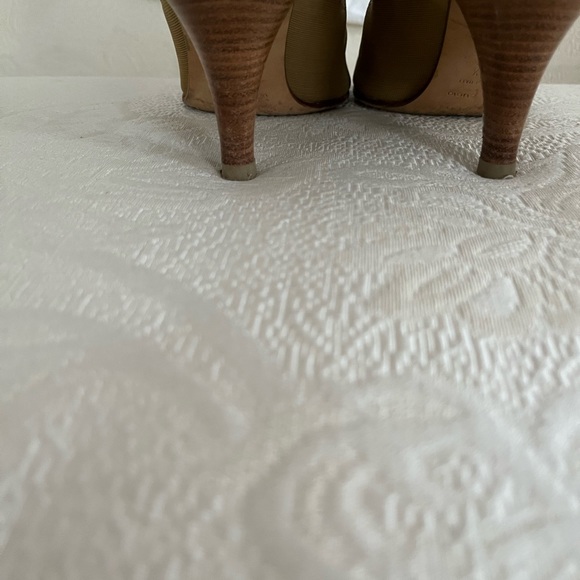 Sergio Rossi vintage fabulous tan sock boot with leather trim on the backside. - Picture 6 of 12